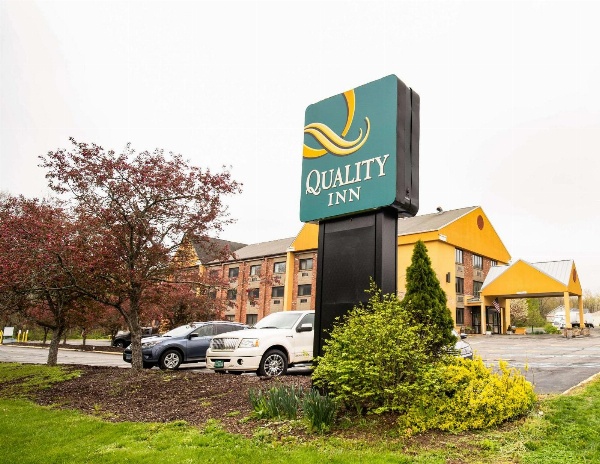Quality Inn Cromwell - Middletown image 1